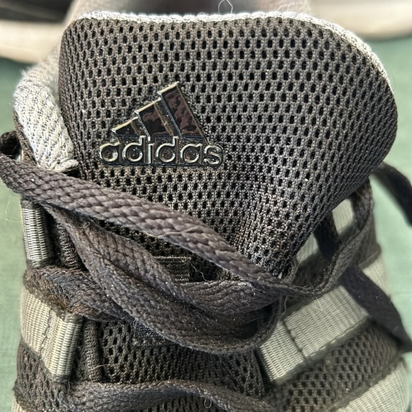 Adidas running shoes. - Picture 4 of 5